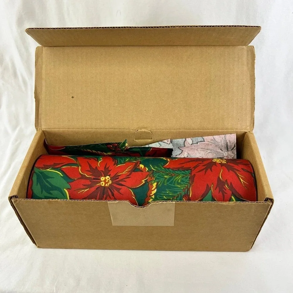 Alliant Foodservice Poinsettia Table Runner Roll 11in x 200ft Green Red New